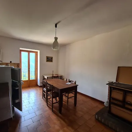 アパート Appartmento Rustico Montagna Val Maira Castellaro *